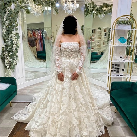 Wedding dress size 6 Morilee poppy style 4159 never worn or altered
